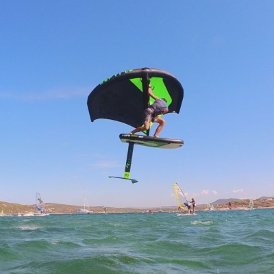 Wing foil: pro e contro rispetto al windsurf ed al kite